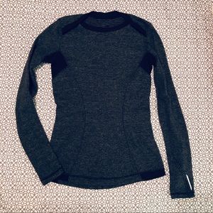 Long sleeve Lululemon top size 6 🖤